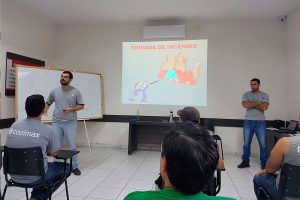 Treinamento e reciclagem da Brigada de Incêndio da Cozimax Móveis de Aço em 2018.