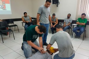 Treinamento e reciclagem da Brigada de Incêndio da Cozimax Móveis de Aço em 2018.