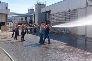 Treinamento e reciclagem da Brigada de Incêndio da Cozimax Móveis de Aço em 2018.