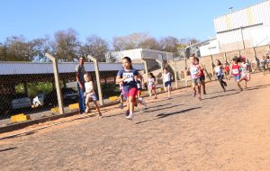 Corrida Kids Cozimax é sucesso de público